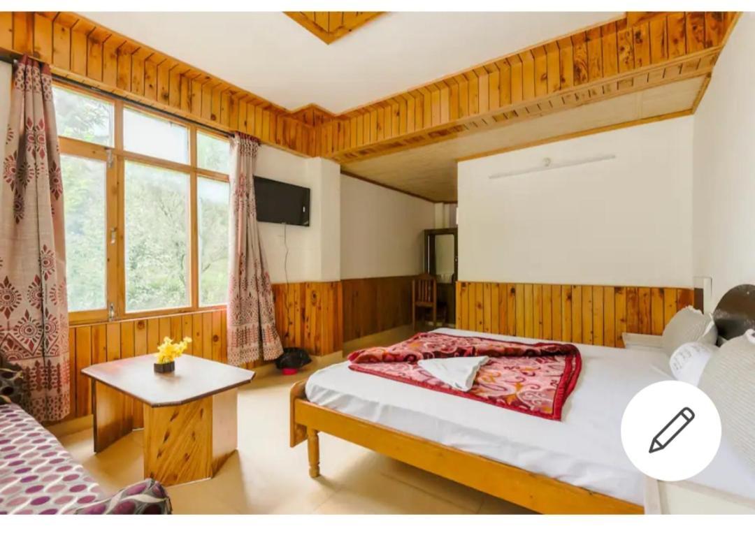 Banjār Tirthan Crest Homestay المظهر الخارجي الصورة