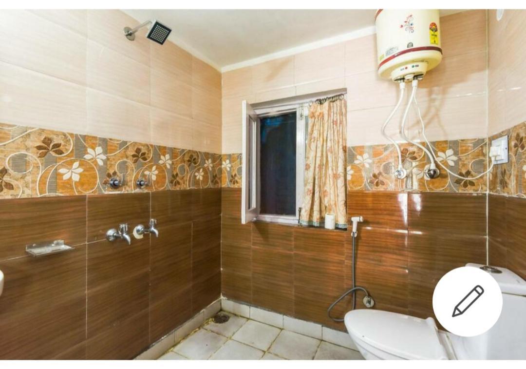 Banjār Tirthan Crest Homestay المظهر الخارجي الصورة