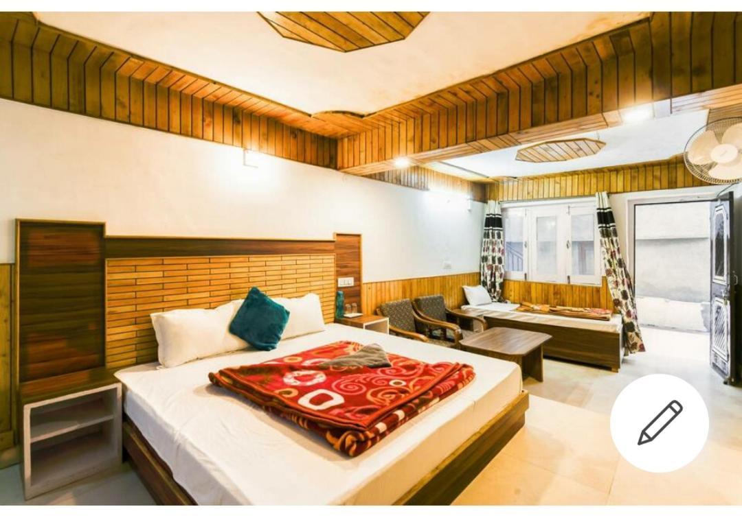 Banjār Tirthan Crest Homestay المظهر الخارجي الصورة